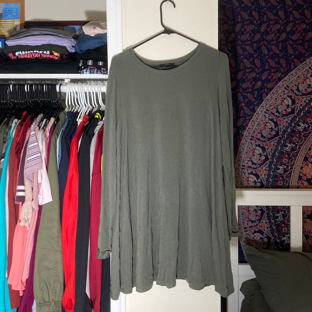 Long sleeve scoop neck dress